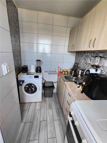 Titan, Bld 1 Decembrie, 8 min metrou Costin Georgian